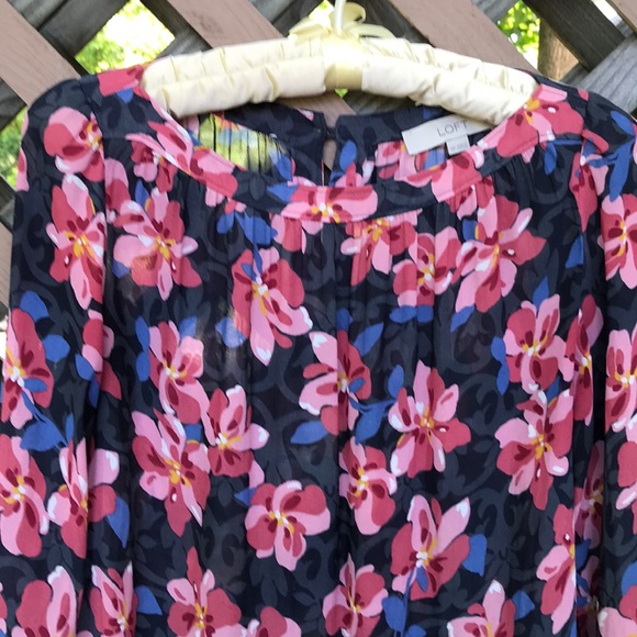 LOFT FLORAL BLOUSE - Picture 2 of 7